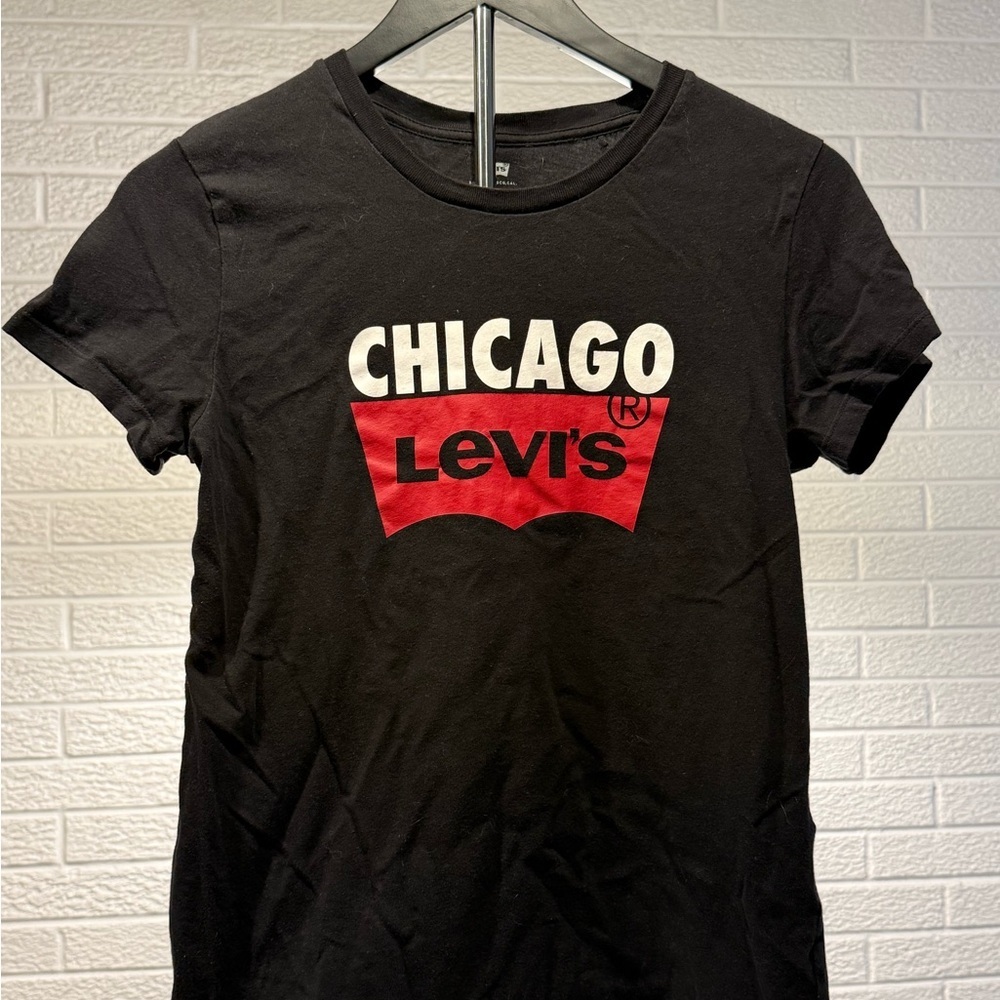 Levi's Black Short Sleeve T-Shirt with Red Logo